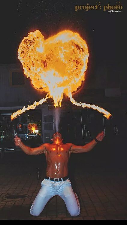 Feuerspucker - Feuershows Dimi für Braunschweig-Hannover